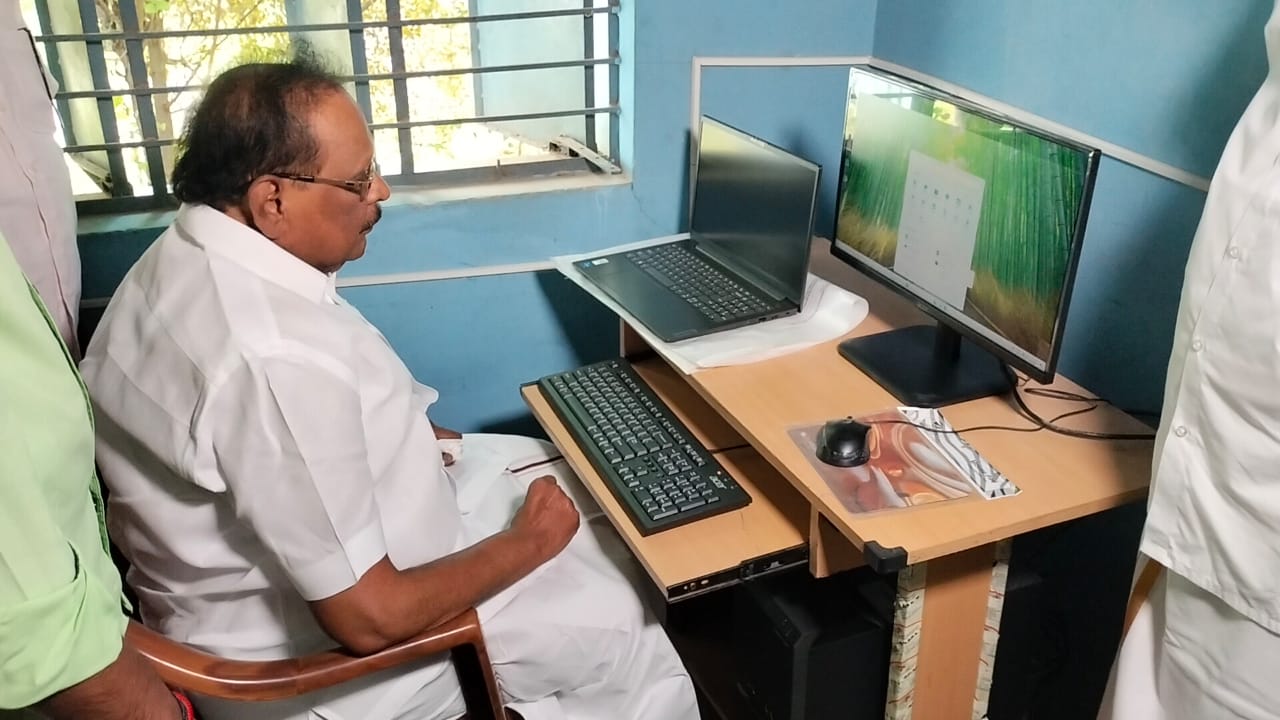 பள்ளி மாணவ மாணவியர்களுக்கு AI (Artificial Intelligence ) தொழில் நுட்பத்துடன் கூடிய அதி நவீன கணினி பயிற்சி