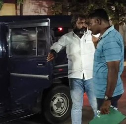 கரூர் தவெக பிரச்சார கூட்டத்தில் ஆம்புலன்ஸ் ஓட்டுநரை தாக்கியதாக சேலம் கிழக்கு மாவட்ட செயலாளர் கைது