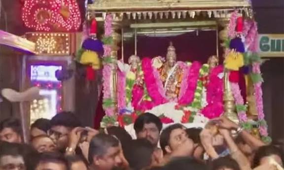 திருச்செந்தூர் கந்த சஷ்டி விழா 2-ம் நாள்: தங்க சப்பரத்தில் ஜெயந்திநாதர் வீதிஉலா