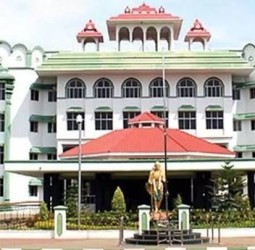 சாலைகளில் சாதி பெயர்களை நீக்கும் அரசாணைக்கு ஐகோர்ட் இடைக்கால தடை