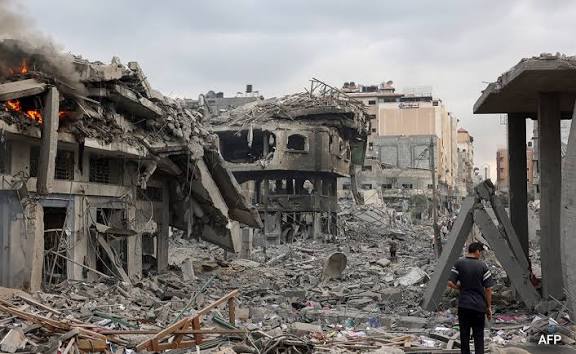 காசாவில் குவிந்துள்ள குப்பைகள் சுகாதாரப் பேரழிவு அபாயம்