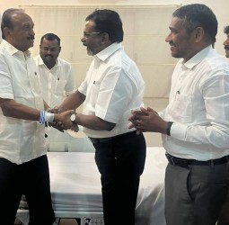 வைகோ விரைவில் நலம் பெற்று வீடு திரும்பினார் விசிக தலைவர் தொல். திருமாவளவன் நேரில் வாழ்த்து