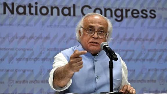 அதானி குழுமத்தில் முதலீடு செய்ய எல்ஐசி-க்கு நிர்பந்தம்’ - நாடாளுமன்ற விசாரணை கோரும் காங்.