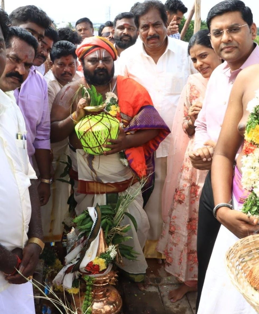 வண்டியூரில் உள்ள வீரராகவப் பெருமாள் கோயிலில் நேற்று 31 ஆண்டுகளுக்குப் பின்னர் கும்பாபிஷேகம்