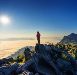 தொடும் தூரம்