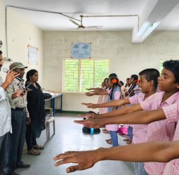 புகை பிடிப்பதனால் ஏற்படும் தீமைகள் குறித்தும் புகையிலை பயன்படுத்துவதினால் ஏற்படும் தீமைகள் குறித்த உறுதிமொழி