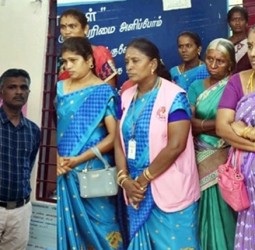 குழுவின் செயல்பாடுகள் குறித்து தமிழ்நாடு மகளிர் மேம்பாட்டு கழகத்தின் மேலாண்மை இயக்குநர் ஷஜீவனா, கேட்டறிந்தார்