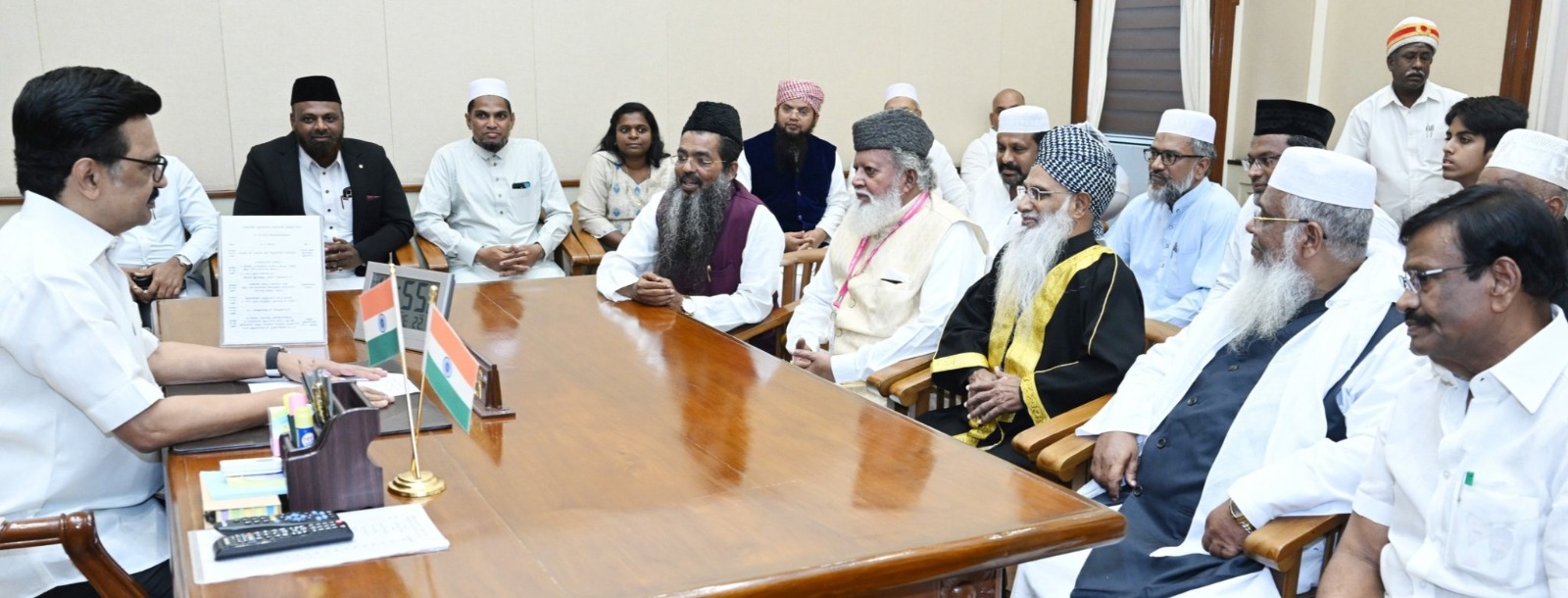 உஸ்மான் மொஹிதீன் நேற்று முதல்வர் ஸ்டாலினை மரியாதை நிமித்தமாக சந்தித்துபேசினார்