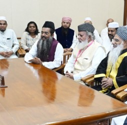 உஸ்மான் மொஹிதீன் நேற்று முதல்வர் ஸ்டாலினை மரியாதை நிமித்தமாக சந்தித்துபேசினார்