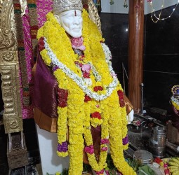 ஸ்ரீசத்குரு சாய்பாபா தியான ஆலயத்தில் விஜயதசமியை முன்னிட்டு சிறப்பு அலங்காரம்