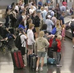 வெளிநாட்டவர்கள் அமெரிக்கா வந்து செல்ல புது வழிகாட்டு முறைகள் வெளியீடு