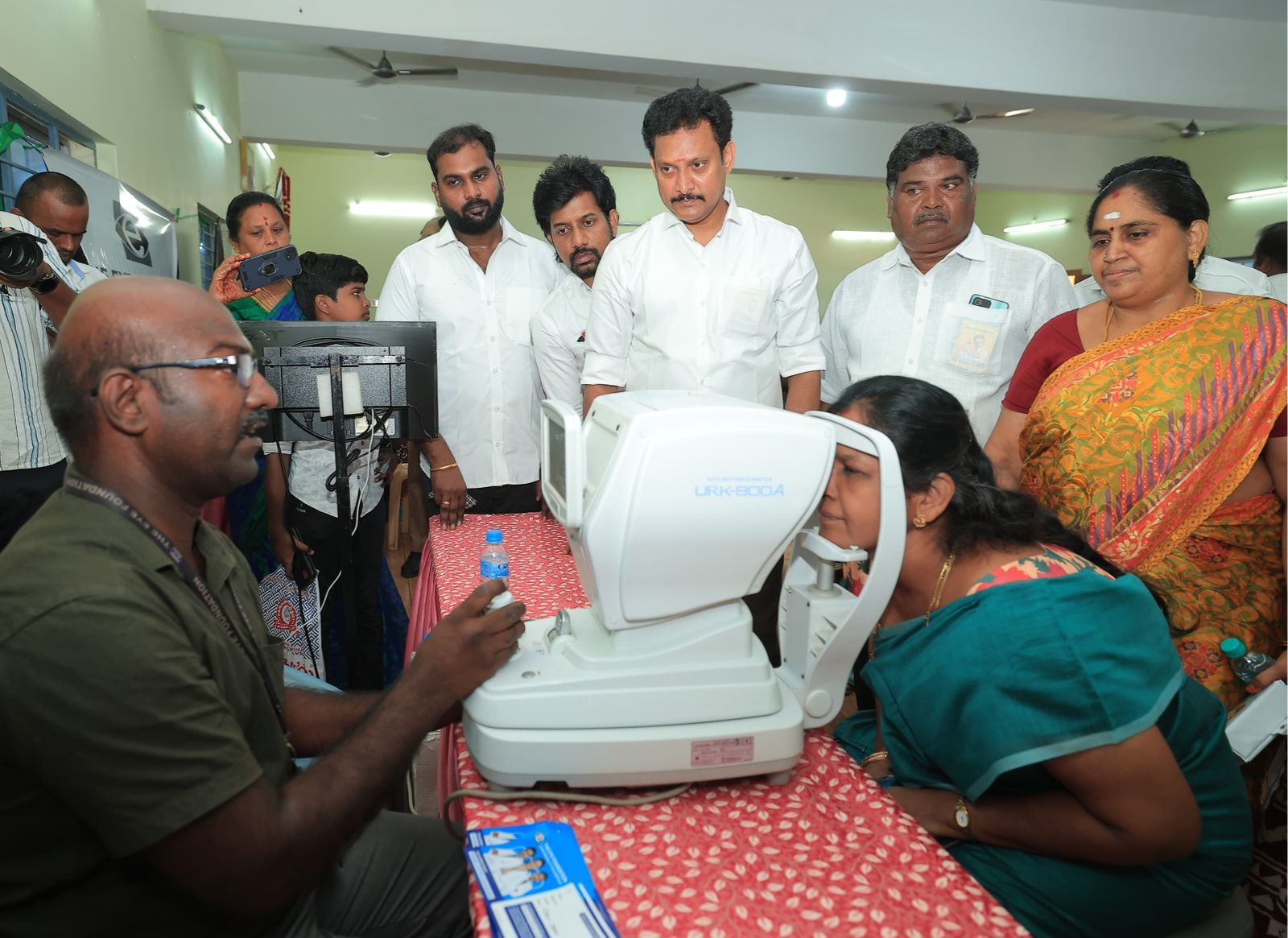 கூத்தப்பாரில் அன்பில் அறக்கட்டளை சார்பில் மாபெரும் இலவச மருத்துவ முகாம்