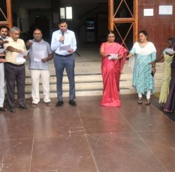 கலெக்டர் இளம் பகவத் தலைமையில் ஊழல் தடுப்பு விழிப்புணர்வு வார உறுதிமொழி