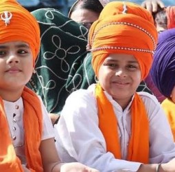 குருநானக் ஜெயந்தி! 2,100 சீக்கியர்கள் பாகிஸ்தான் செல்ல அனுமதி!