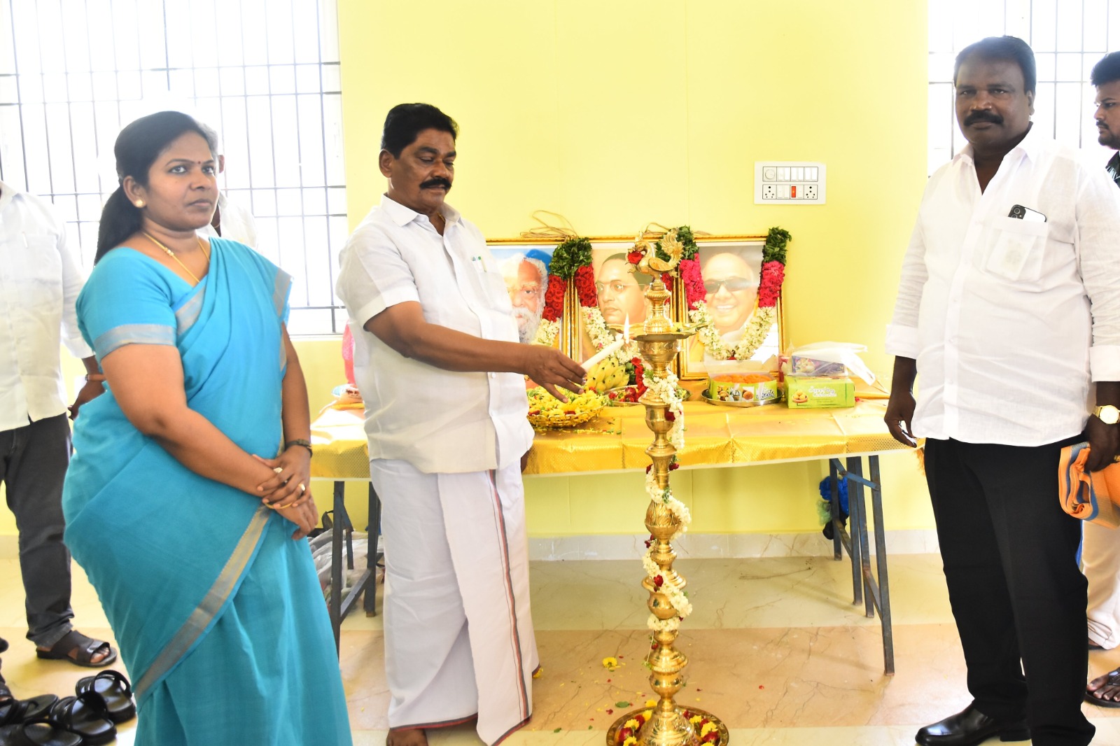 துரையேறி கிராமத்தில் புதிய கிராம அறிவு மைய கட்டிடம்