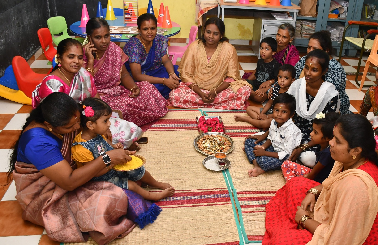 மதுரை  மாநகராட்சி நடுநிலைப்பள்ளியில் மாணவர் சேர்க்கை