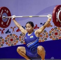 உலக பளுதூக்குதல்: மீராபாய் சானுவுக்கு வெள்ளி