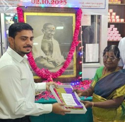 காந்தி ஜெயந்தி அன்று கதர் விற்பனை