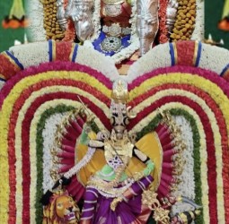 உக்கல் அருள்மிகு மடாவளம் ஸ்ரீ காமாட்சி அம்பாள் ஸ்ரீ மகிஷாசுரமர்த்தினியாக காட்சி:
