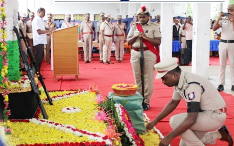காவலர் நினைவு தினத்தில் எஸ்.பி., கருண்கரட் தலைமையில் காவலர்கள் அஞ்சலி