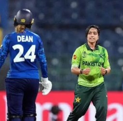 மகளிர் உலகக்கோப்பை: இங்கிலாந்து - பாகிஸ்தான் ஆட்டம் பாதியில் ரத்து