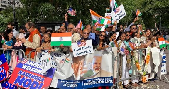 புலம்பெயர்ந்தோர் மீது வன்முறை: அமெரிக்கர்கள் எதிர்ப்பு