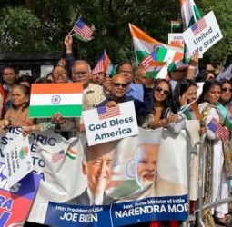 புலம்பெயர்ந்தோர் மீது வன்முறை: அமெரிக்கர்கள் எதிர்ப்பு