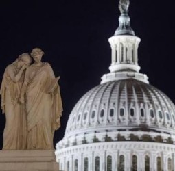 அமெரிக்க அரசு நிர்வாகம் முடக்கம்: பணி இழக்கும் அபாயத்தில் ஊழியர்கள் - பின்னணி என்ன?