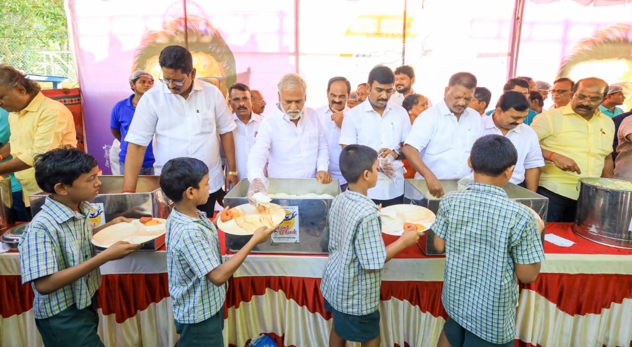 எழும்பூர் பகுதியில் 1000 பேருக்கு காலை உணவு