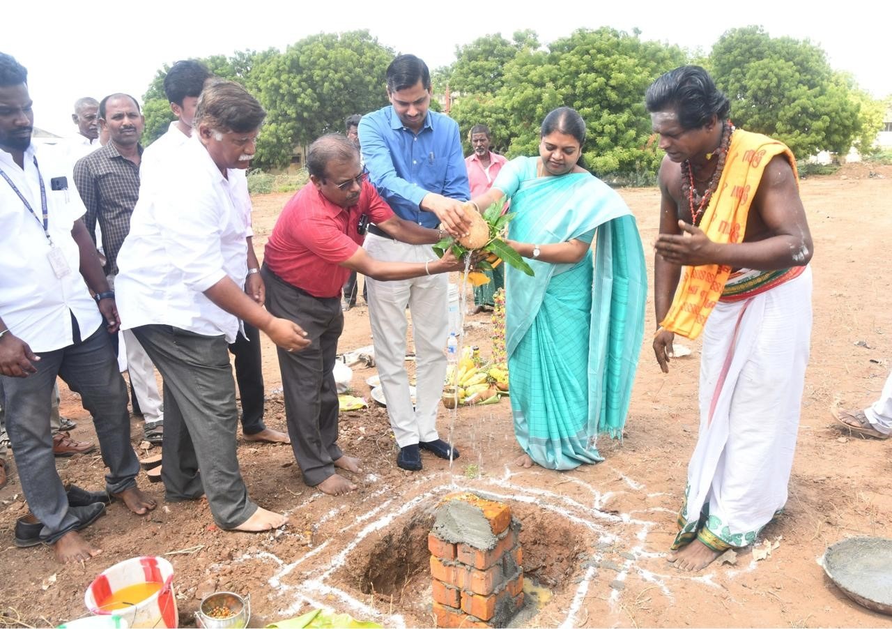 1000 மெட்ரிக் டன் கொள்ளளவு கொண்ட கூடுதல் சேமிப்பு கிடங்கு கட்டுவதற்காக அமைச்சர் கீதாஜீவன் அடிக்கல்