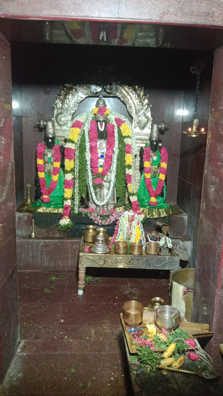 புரட்டாசி சனிக்கிழமை சிறப்பு திருமஞ்சனம்