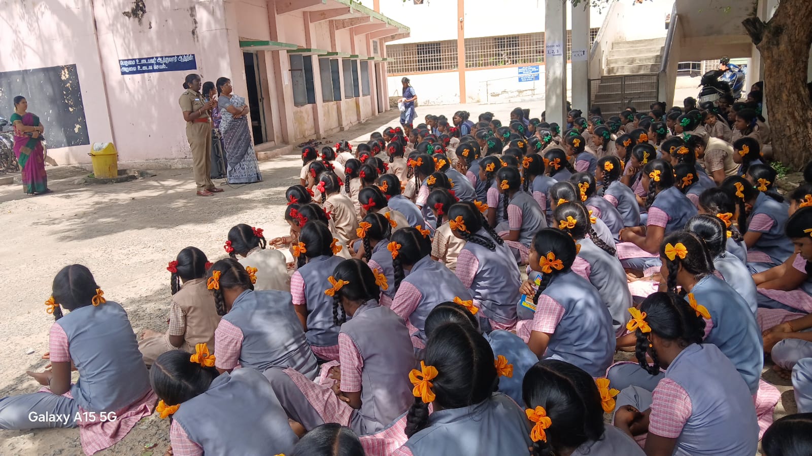 மடவாளம் அரசு பெண்கள் மேல்நிலைப்பள்ளி மாணவிகளுக்கு விழிப்புணர்வு