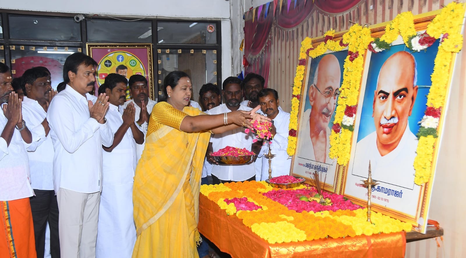 பொதுச்செயலாளர் பிரேமலதா மலர்தூவி மரியாதை