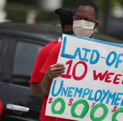 அமெரிக்காவில் 10 கோடி பேர் வேலை இழக்கும் அபாயம்