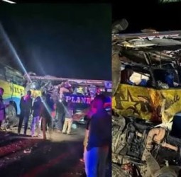 2 பஸ்கள் நேருக்குநேர் மோதி கோர விபத்து - 46 பேர் பலி