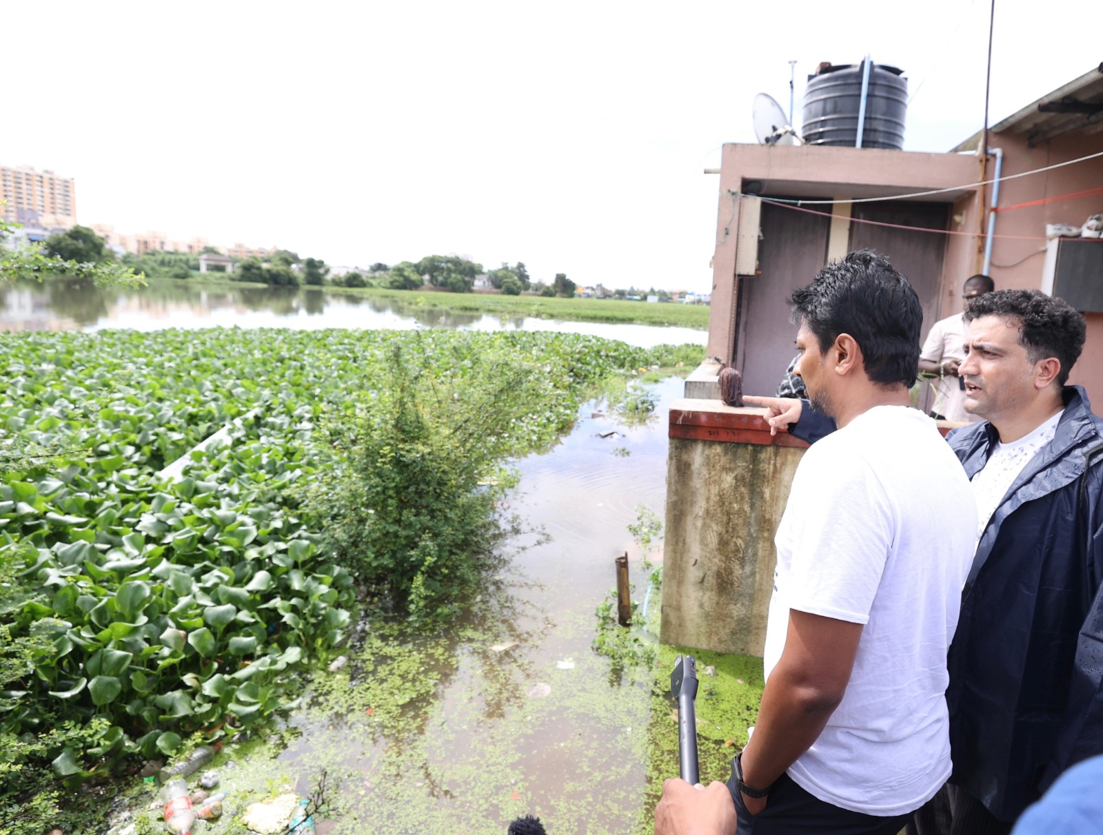 மேடவாக்கம் ஏரியின் நிலை குறித்து துணை முதல்வர் உதயநிதி நேற்று காலையில் ஆய்வு
