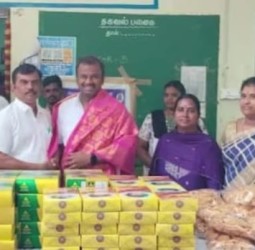 தூய்மை பணியாளர்களுக்கு தீபாவளி இனிப்பு, ஊக்கத்தொகை