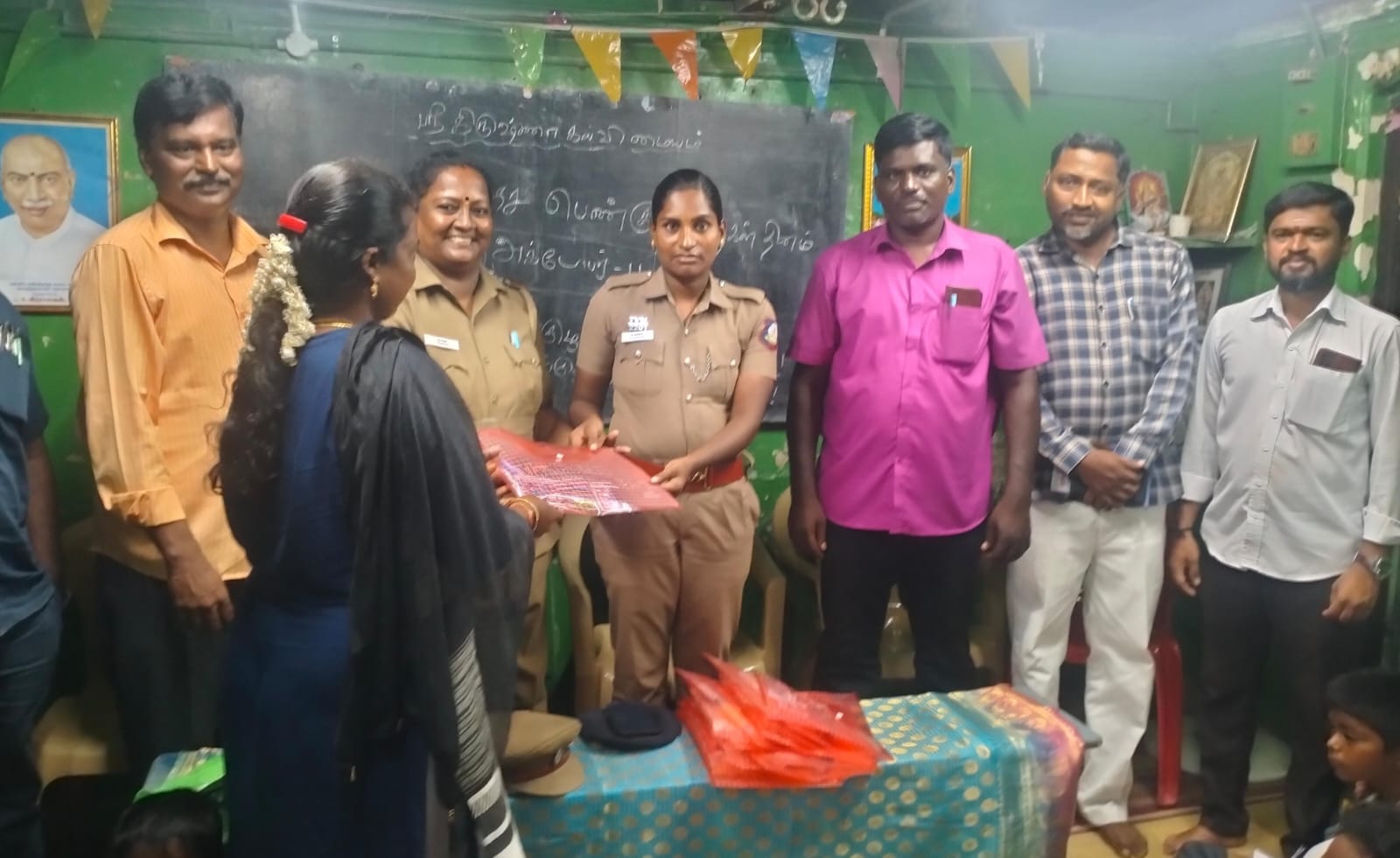 *சர்வதேச பெண் குழந்தைகள் தின விழா விழிப்புணர்வு உரையரங்கம்...!*