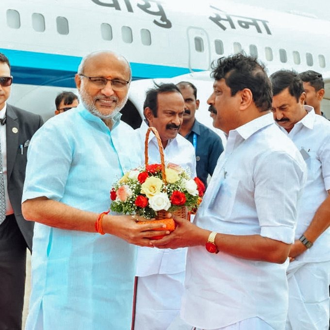 கோவை வந்த துணை ஜனாதிபதி