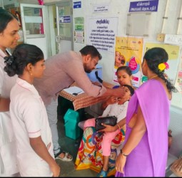 நெல்லை மாவட்டம் சேரன்மகாதேவி அரசு மருத்துவமனையில் இன்று காலை போலியோ சொட்டு மருந்து முகாம்