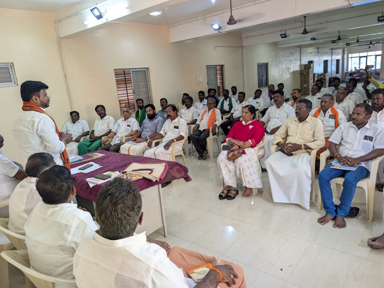 ஆனந்தன் அய்யாசாமி தலைமையில் 5 சட்டப்பேரவை தொகுதி தேர்தல் பொறுப்பாளர்கள், நிர்வாகிகள் ஆலோசனைக் கூட்டம்