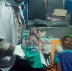 ஒடுகத்தூர் அருகே ஆம்புலன்சிலேயே பிறந்த குழந்தை