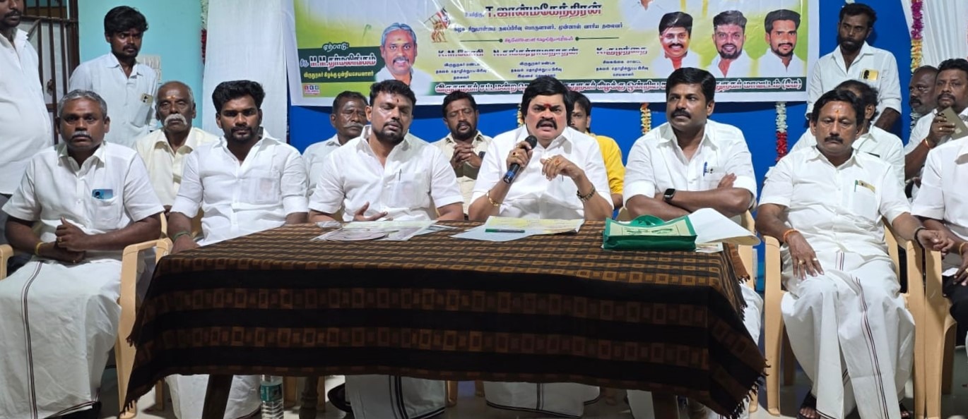 அதிமுகவினர் பயிற்சி முகாமில் முன்னாள் அமைச்சர் ராஜேந்திரபாலாஜி பேசினார்