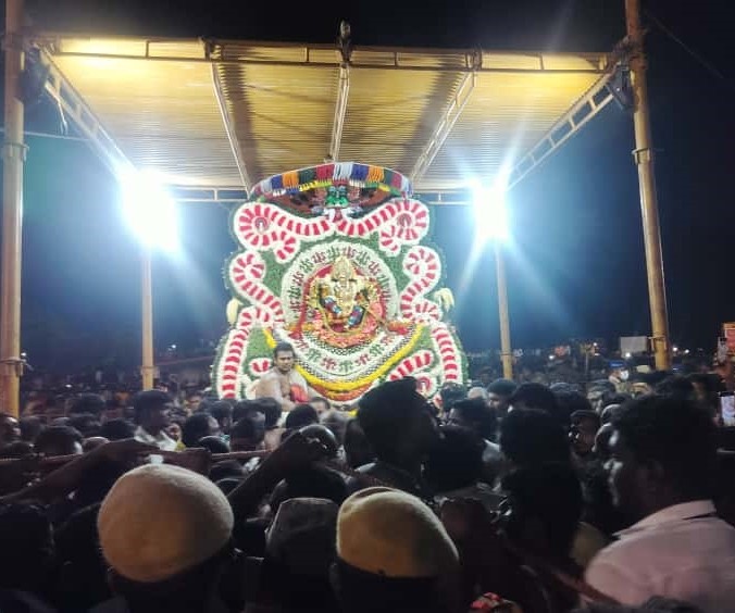 குலசை கடற்கரையில் தசரா விழா காட்சிகள்