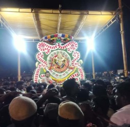 குலசை கடற்கரையில் தசரா விழா காட்சிகள்