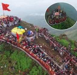 உடுக்கை சத்தம் கேட்டு தானாக நடை திறக்கும் அதிசய கோவில்