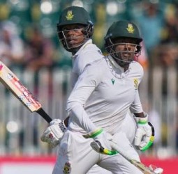 ரபாடா - செனுரன் முத்துசாமி ஜோடி அசத்தல்: தென் ஆப்பிரிக்க அணி 404 ரன்கள் குவிப்பு