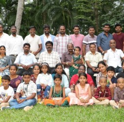 பன்னிரண்டாம் வகுப்பு படித்த பழைய மாணவர்கள் ஒன்று கூடுதல் நிகழ்வு