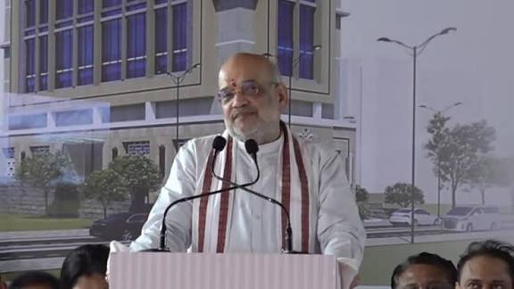 குடும்பங்கள் நடத்தும் கட்சிகளின் அரசியல் இனி எடுபடாது என்பதை பாஜக நிரூபித்துள்ளது” - அமித் ஷா