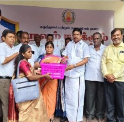 நலம் காக்கும் ஸ்டாலின் முகாமை இன்று அக்டோபர் 11 சனிக்கிழமை அன்னியூர் சிவா எம்எல்ஏ துவக்கி வைத்தார்